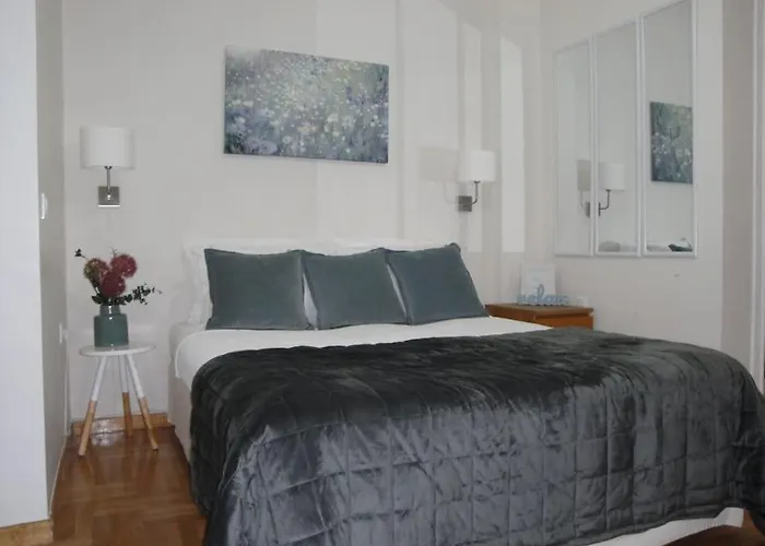 Lux Studio Apartment At Kolonaki